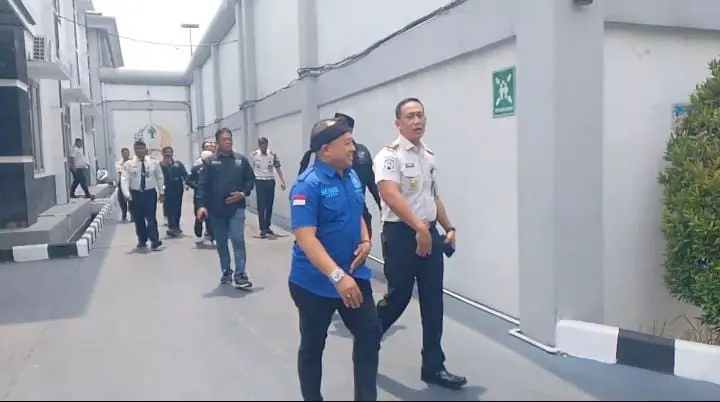 Persatuan Wartawan Indonesia (PWI) Bekasi Raya melakukan audiensi dan kunjungan ke Lembaga Pemasyarakatan (Lapas) Kelas IIA Cikarang, Senin (19/10/2026).