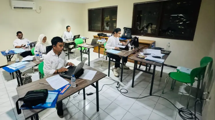 Suasana Jurnalis ikuti UKW di Paiton Operation House (POH) 2 (BM)