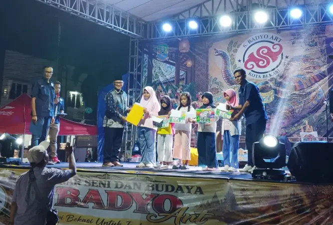 Gadget Boleh Canggih, Kreativitas Anak Jangan Mati! Gebrakan S.Badyo Art di Bekasi